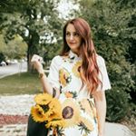 Givin' you that side-eye. 😉🌻 If you missed my new sunflower covered blog post, go hit the link in my profile and check it out! I'm working on a new blog design too - so this will be the last time to check out the old layout before the "renovation"! #ootd #whatiwore #sunflowers #newpost #chicwish @liketoknow.it #liketkit | http://liketk.it/2sRU2