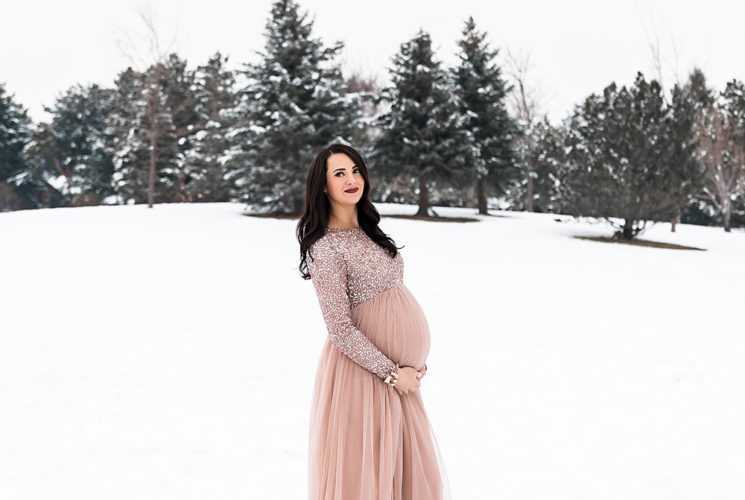 Winter Maternity Photos | Little J Style